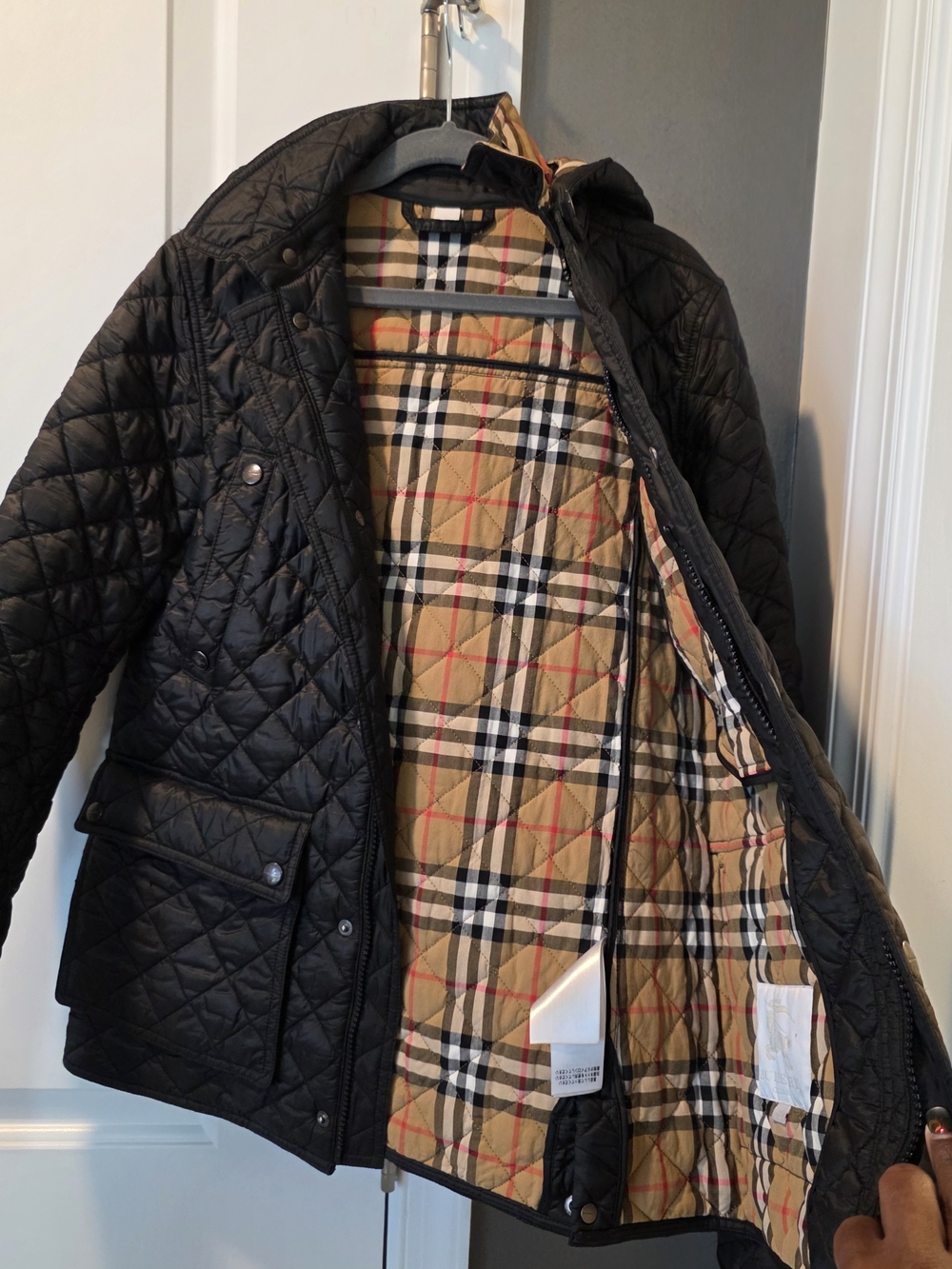 Burberry Black Quilted Jacket with Classic Beige Check Lining